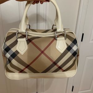 Use 4 times BURBERRY bag